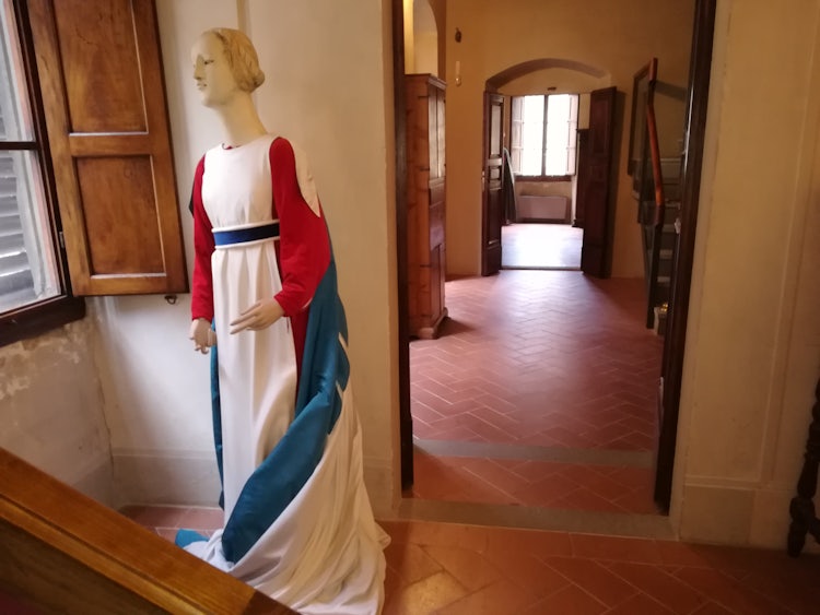 Clothing designs in the work by Piero della Francesca