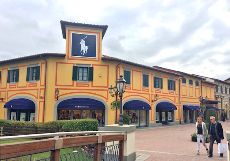 The Shopping in Florence and the Outlet