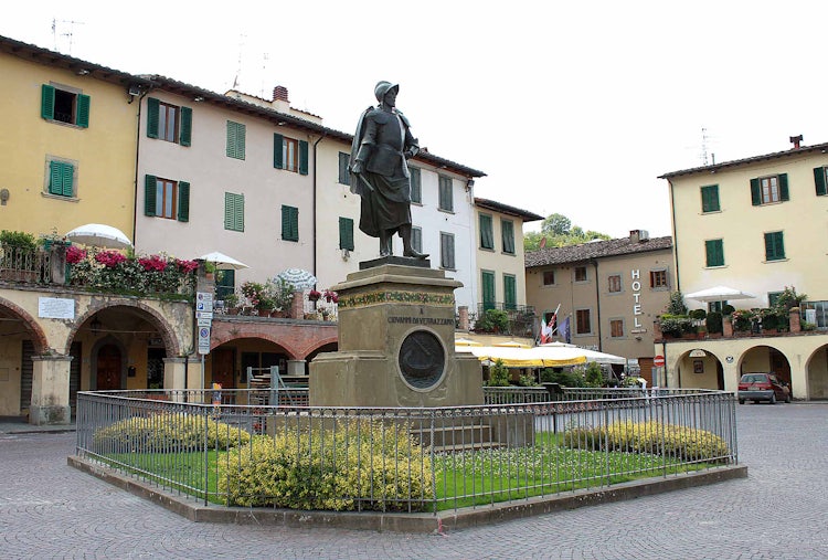Statue of Verrazzano in Greve in Chianti