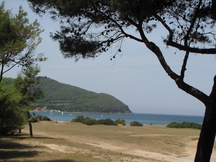 Best Beaches in Val di Cornia: Baratti