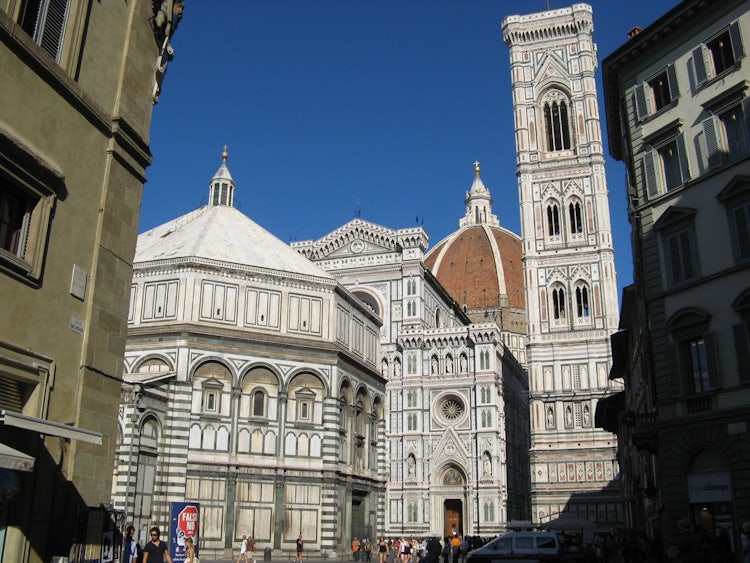 The beauty of the Piazza del Duomo in Florence