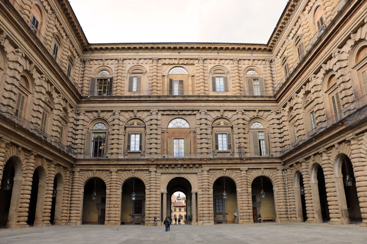 Palazzo Pitti: Courtyard