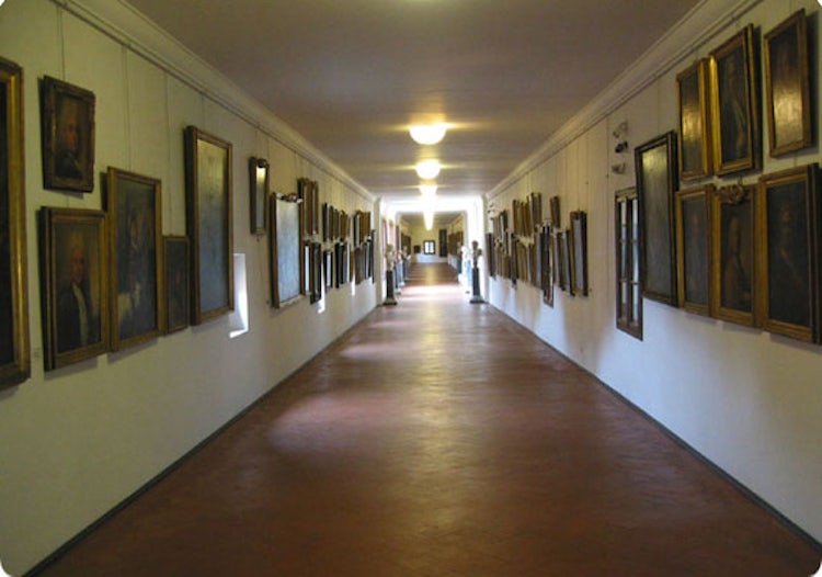 Vasari Corridor inside