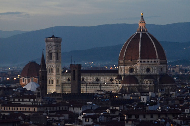 Family friendly tours with kids walking & discovering Florence