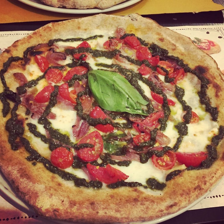 Pizza al Pesto e Cipolla