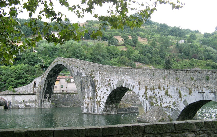 Visit Garfagnana: Ponte del Diavolo near Lucca
