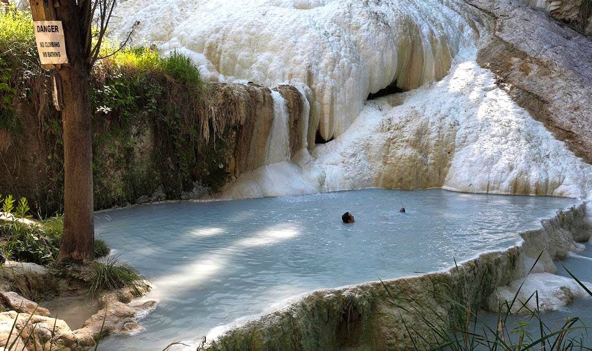 Terme in Toscana: le sorgenti di acqua calda all'aperto di Bagni San Filippo
