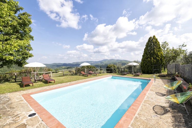 Agriturismo Vernianello,Chianti accommodation with pool near