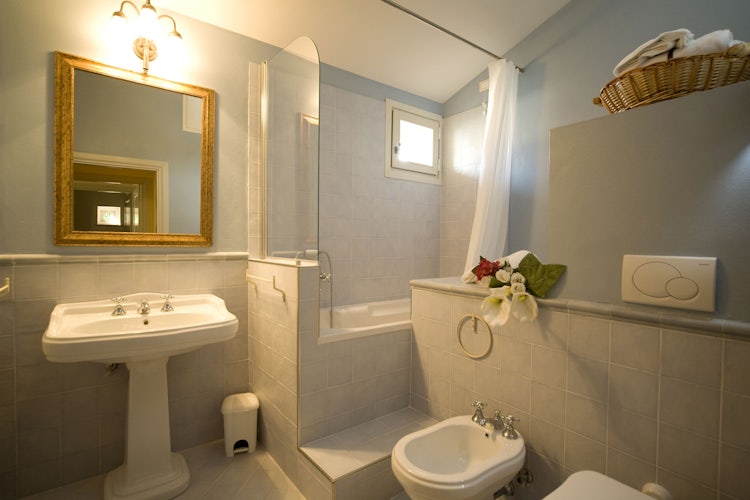 Borgo della Meliana: Spacious and modern bathrooms