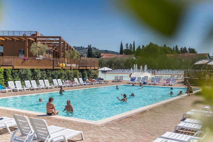 Kid-friendly Accommodations in Florence, Italy :: Poolside at Camping Firenze