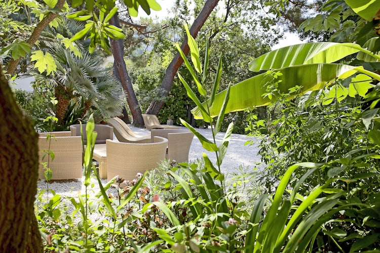 Direct access to sandy beaches from the gardens at Hotel Ilio on Elba Island in Tuscany