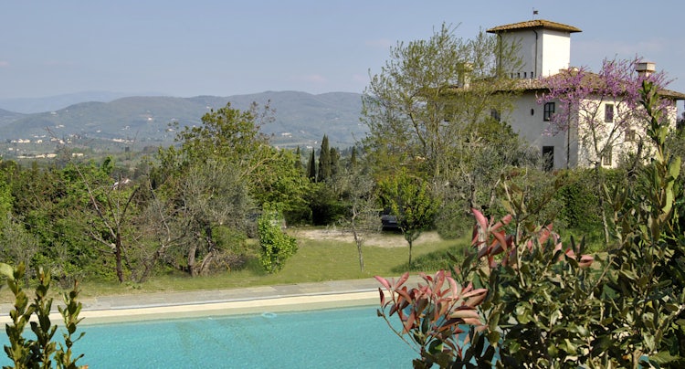 Private Tuscan villa rental with pool and great views