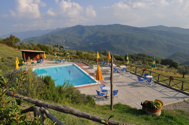 Kid-friendly Accommodations in Florence, Italy :: Pool and garden at I Nidi di Belforte