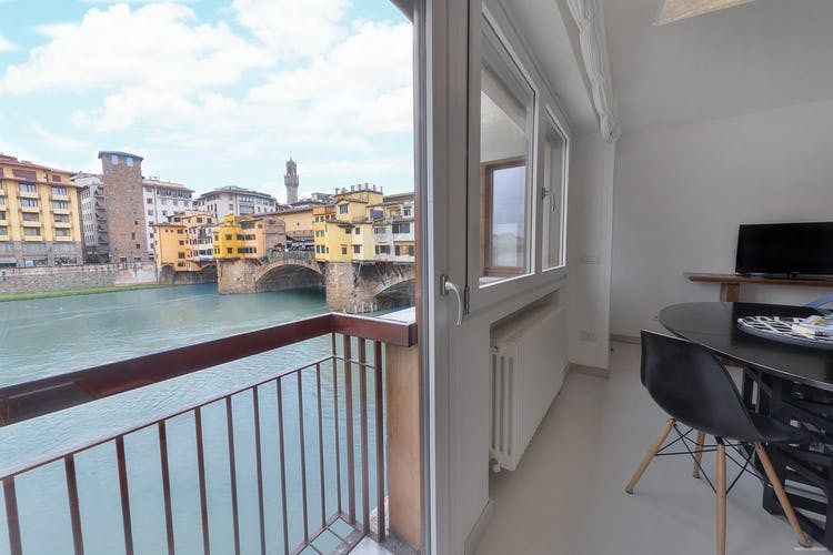 Old Bridge Apartments :: Top Ten Oltrarno Accommodations at Visit Florence