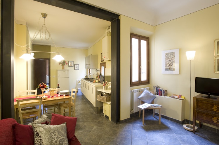 Fully equipped kitchen and eat in dining area in Oltrarno Apartment in Florence
