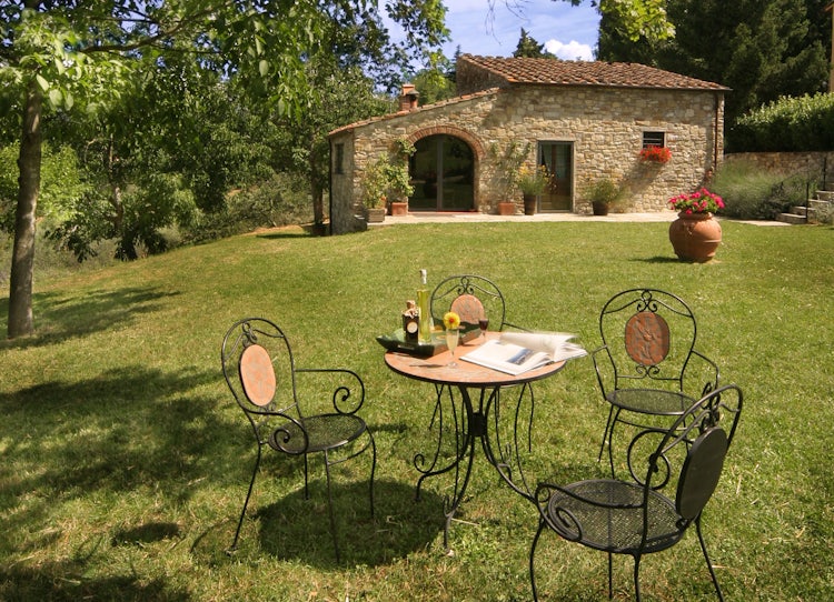Sunny garden with a prefumed garden and lots of silence at Poggio al Sole B&B near Fiesole in Florence