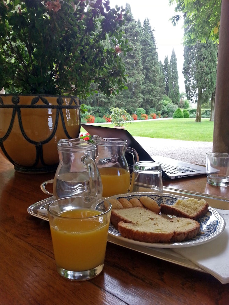 Afternoon snack at Il Villa il Poggiale