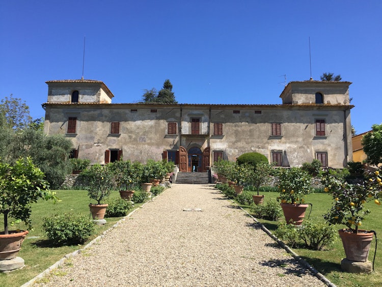Tuscan villa rentals include historic homes & Tuscan farmhouses