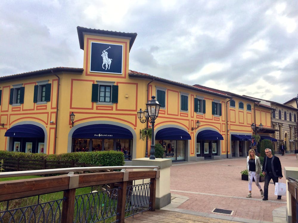 Shopping Tour to Prada and Gucci luxury outlets in Tuscany, Italy