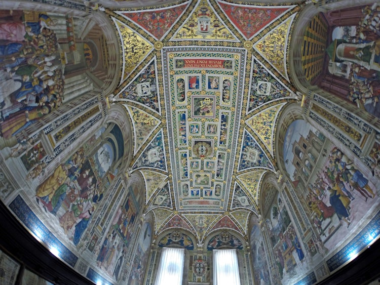 A view of the Piccolomini Library inside Siena's Duomo