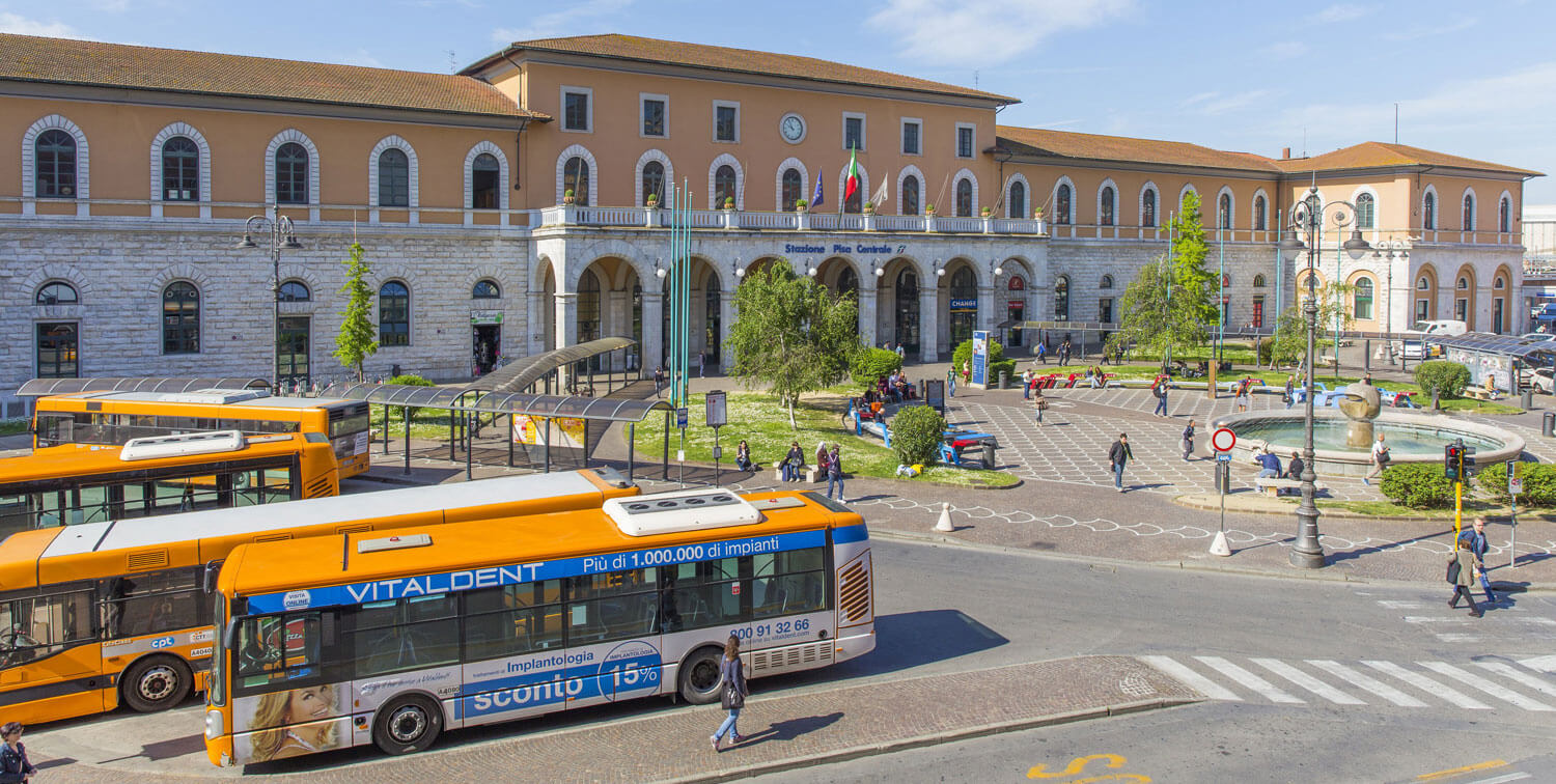 Moving around Pisa to get to the Leaning Tower of Pisa Piazza