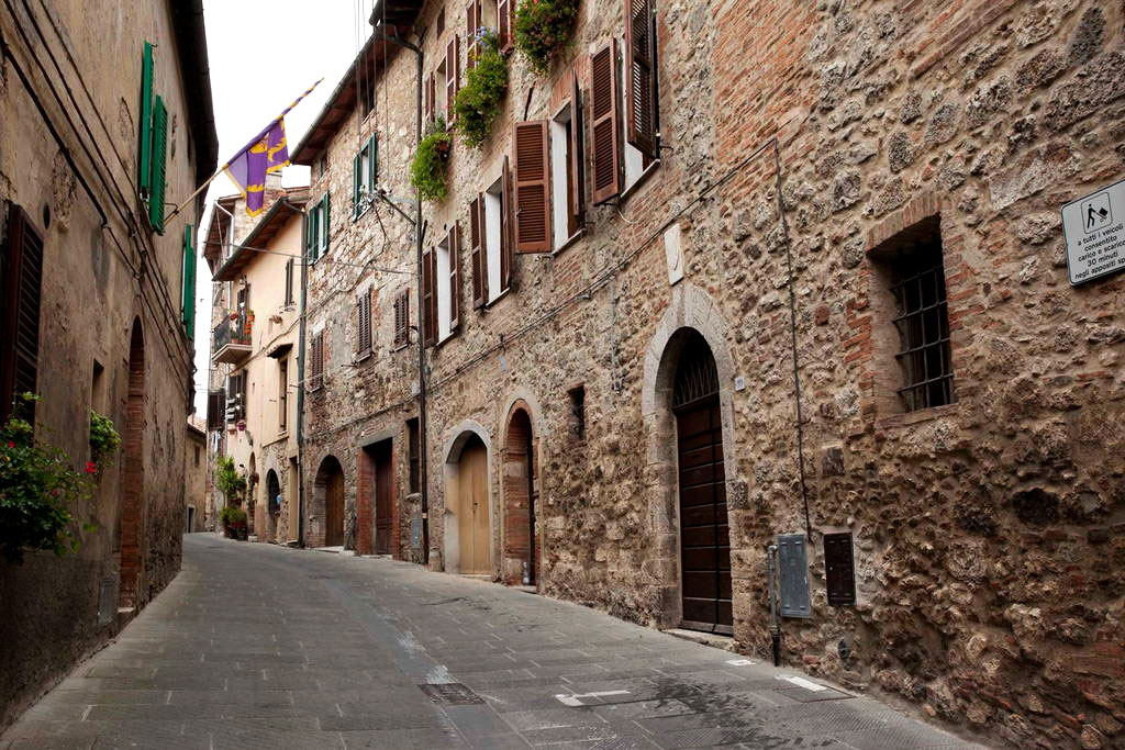 Visit Sarteano and its Castle Right Between the Val d Orcia and