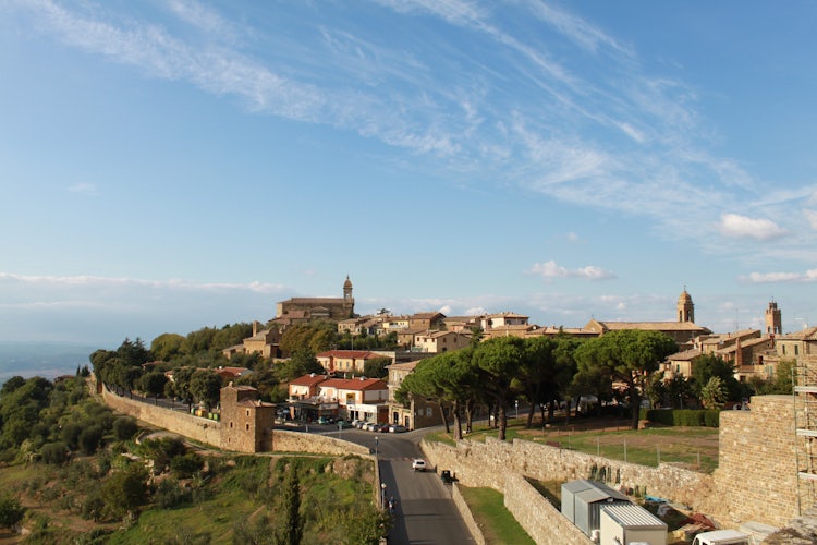 best wineries to visit near montalcino