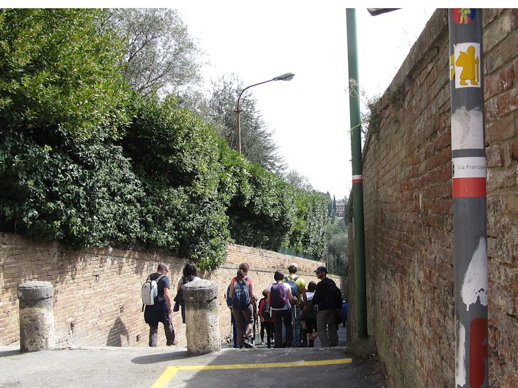 Turn right after Porta Romana in Siena for the via Francigena