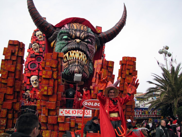 Carnevale di Viareggio: 5 motivi per non perdervelo